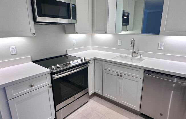 2 beds, 2 baths, 1,025 sqft, $3,995, Unit 301