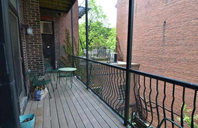 62 CLARENDON ST