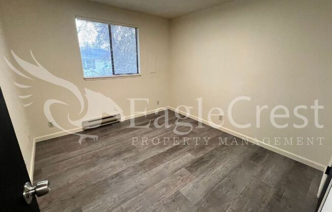 2 beds, 1 bath, $1,050, Unit 1027H