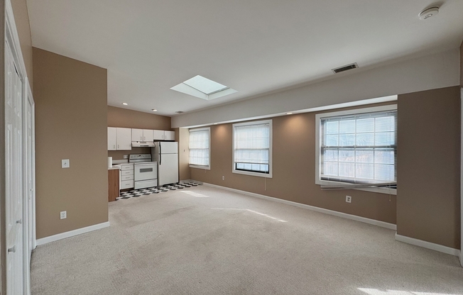 21 Linden St 304