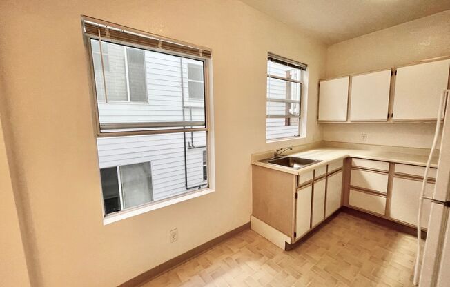 Studio, 1 bath, $1,795, Unit 700 Laguna Street, #110