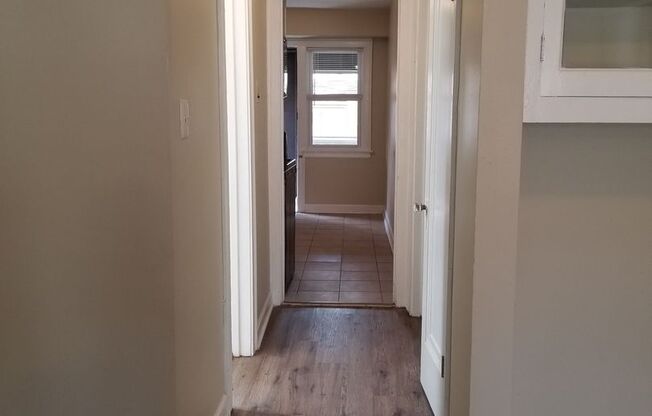 2636 N Leclaire