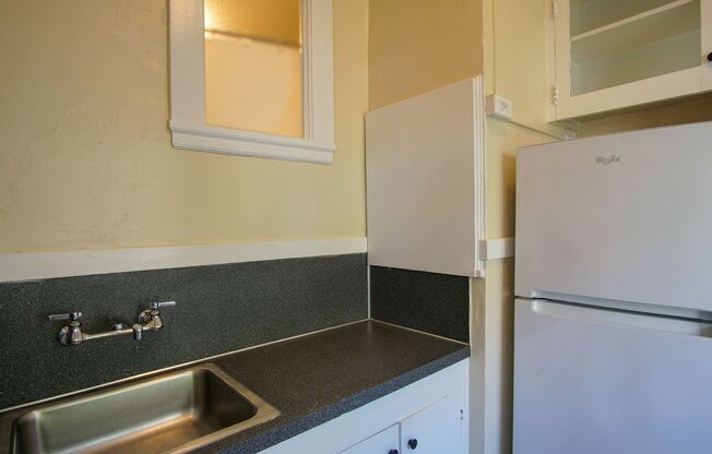 Studio, 1 bath, $995, Unit 56
