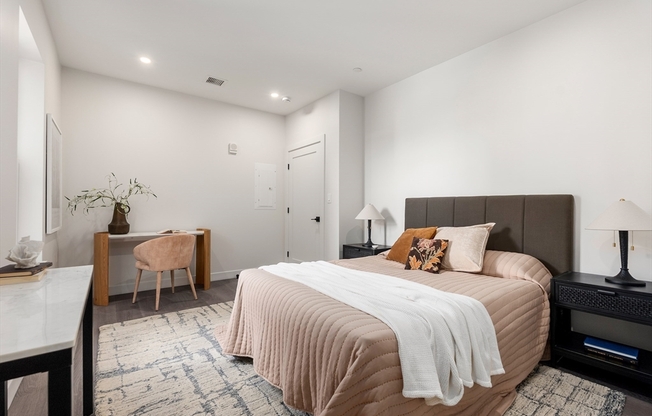 2 beds, 1 bath, 853 sqft, $3,250, Unit 411