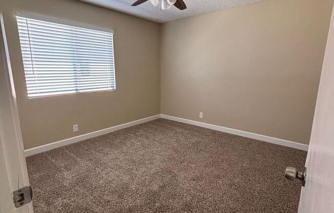 2 beds, 1 bath, $2,150, Unit 27