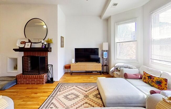 Recently Rehabbed Wrigleyville Two Bed Two Bath