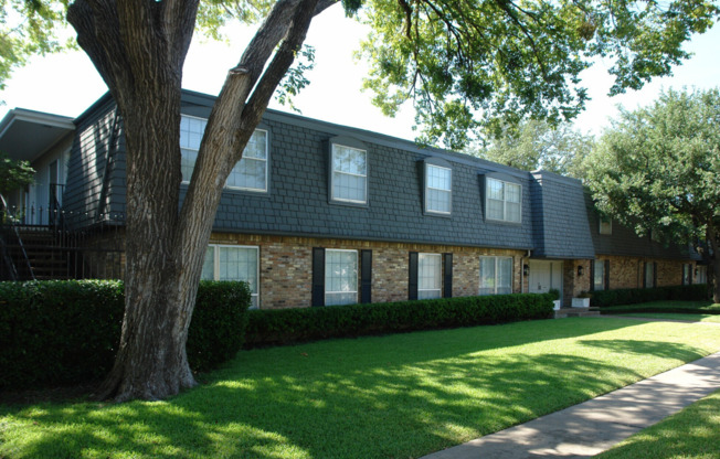 Affordable Knox Henderson Units! Flexible Lease Terms Available