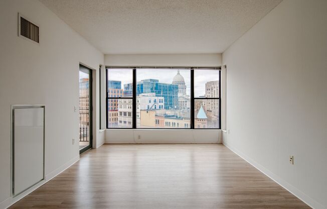 1 bed, 1 bath, 661 sqft, $1,825, Unit 0902