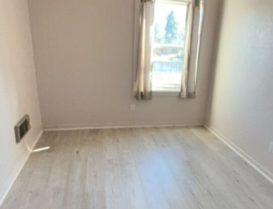 Studio, 1 bath, $1,100, Unit #6