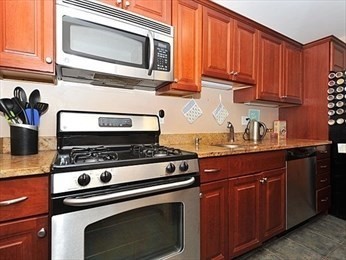 1 bed, 1 bath, 689 sqft, $2,600, Unit 11