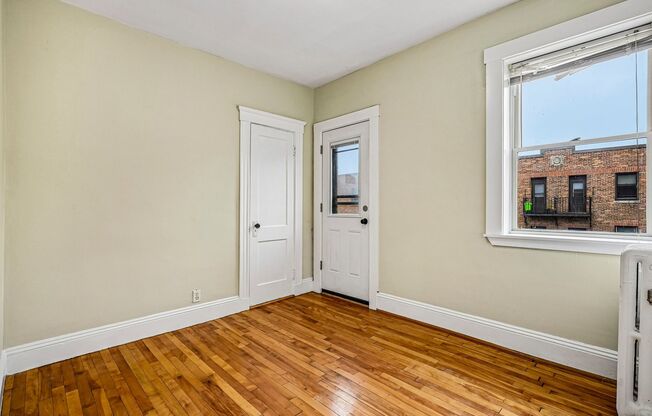 1 bed, 1 bath, $2,400, Unit 5S-7