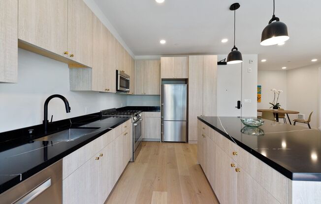 2 beds, 2 baths, $4,250, Unit # 5