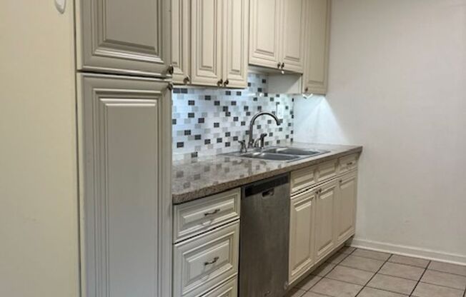 2 beds, 1 bath, 980 sqft, $1,895, Unit 1674-202 Quail