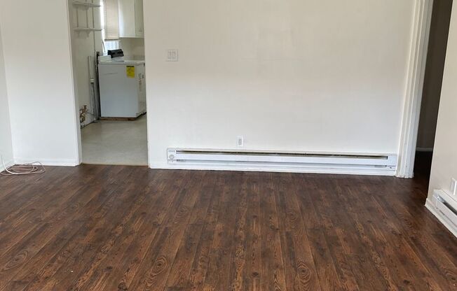2bed 1bath Duplex in The Heart of Town!!