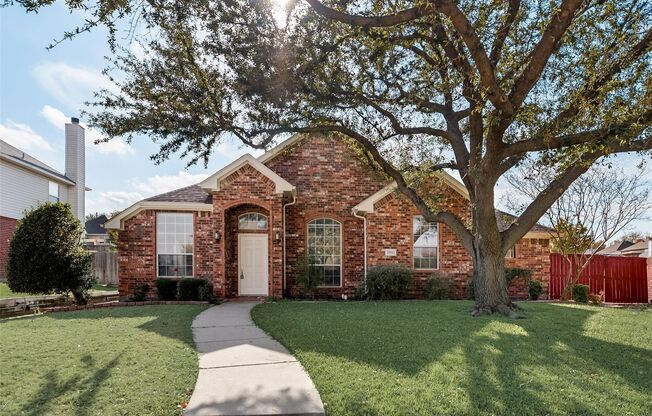 Beautiful updated home in the Estates of Russell Creek!  Plano ISD!!