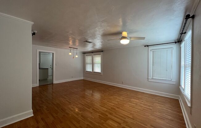 2 beds, 1 bath, $1,800, Unit Unit A