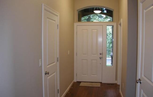 Beautiful 4 Bedroom Home In Garden Home Area!