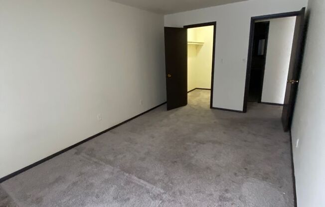 1 bed, 1 bath, $850, Unit 6