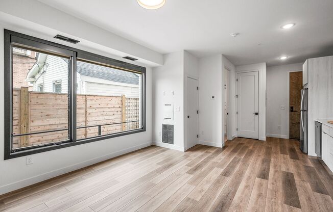 Studio, 1 bath, 400 sqft, $1,225, Unit 102