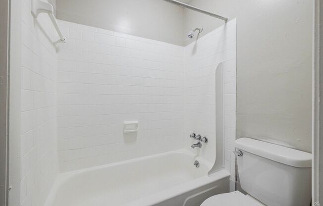 1 bed, 1 bath, 612 sqft, $895, Unit H094