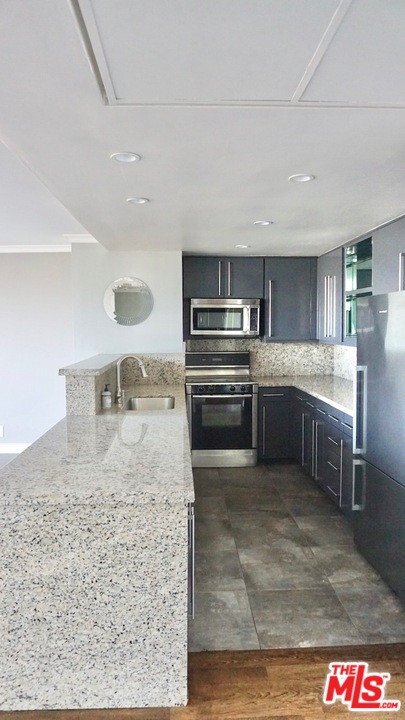 1 bed, 1 bath, 805 sqft, $3,900, Unit 1010