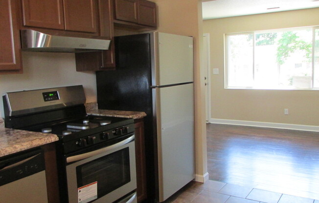 2 beds, 1 bath, $1,125, Unit 302-2SBRO