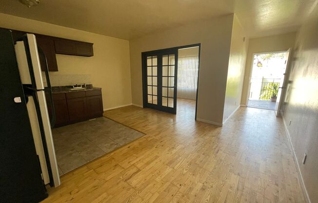 2 beds, 1 bath, 700 sqft, $2,200, Unit 305