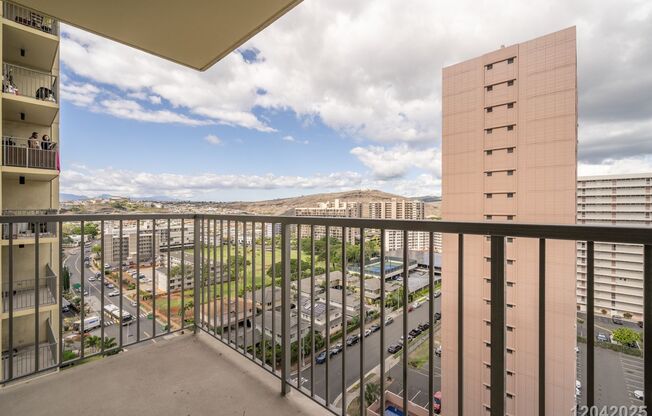 2 beds, 2 baths, $2,700, Unit #1403