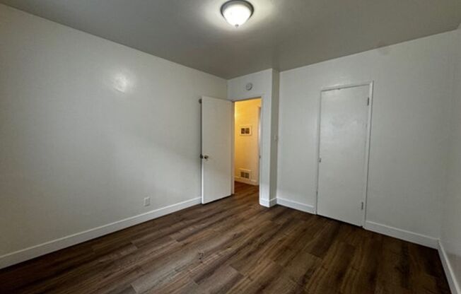 2 beds, 1 bath, 700 sqft, $2,509, Unit B