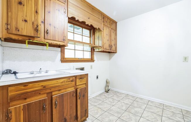 Spacious 5BR / 3BA House in Marietta