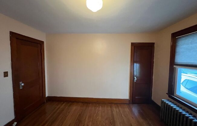 2 beds, 1 bath, $1,400, Unit Floor 1