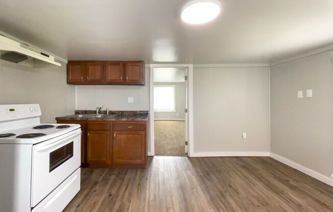 1 bed, 1 bath, 500 sqft, $550, Unit Apt. 2