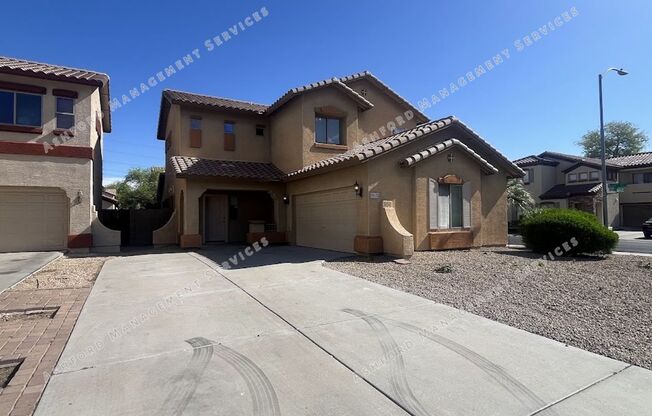**$300 Move-In Special** BEAUTIFUL 3 BEDROOM 2 BATHROOM HOME IN GLENDALE WITH DEN!
