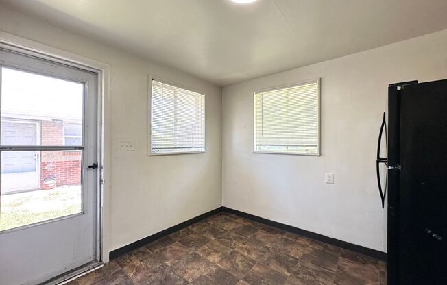 Charming 3-bed, 1-bath Duplex in Denver's Vibrant Clayton Neighborhood-HOUSING VOUCHERS WELCOME!!!