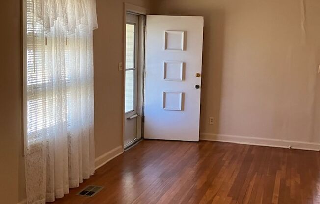 1004 Chickasaw Trail