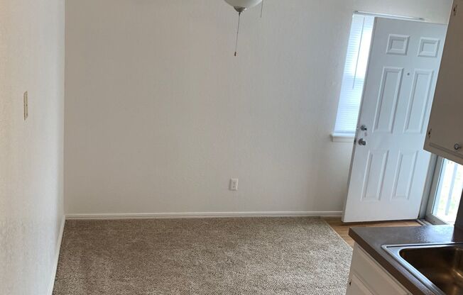 Studio, 1 bath, 550 sqft, $749