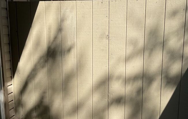 2 beds, 1 bath, 992 sqft, $1,250, Unit 4760-105