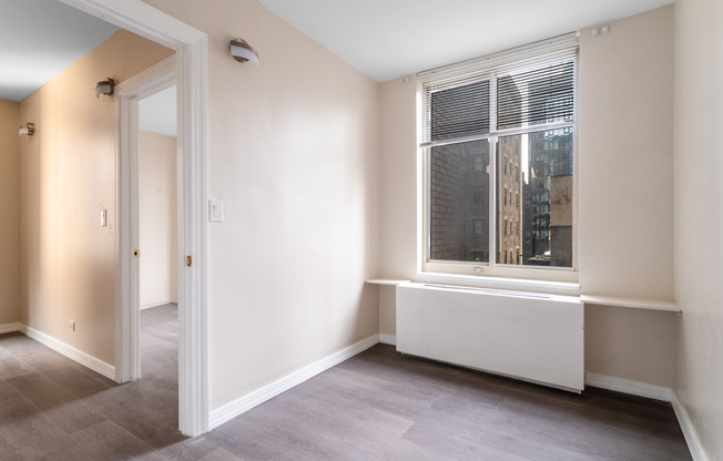 2 beds, 1 bath, $4,950, Unit 12B