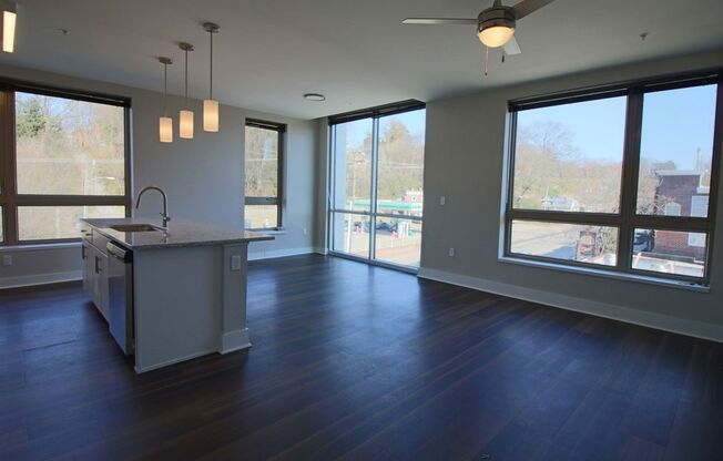 1 bed, 1 bath, 605 sqft, $1,695, Unit APT 429