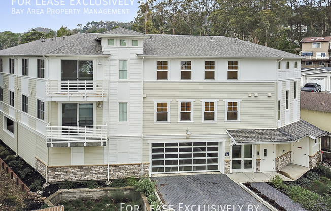 195 Avenue Cabrillo