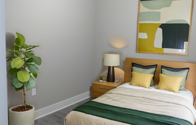 Studio, 1 bath, 497 sqft, $957, Unit 5710-2B NE 80th Ter