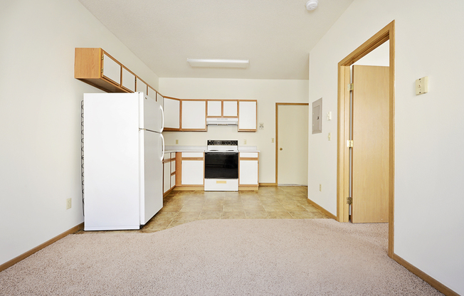 1 bed, 1 bath, $745, Unit 5