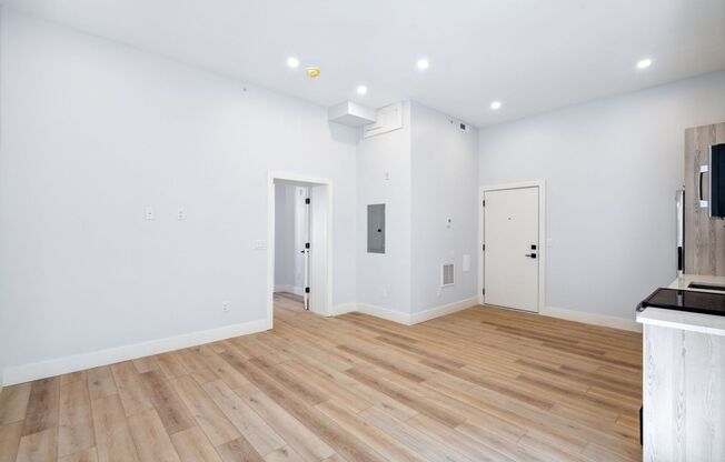 1 bed, 1 bath, 525 sqft, $2,050, Unit 26