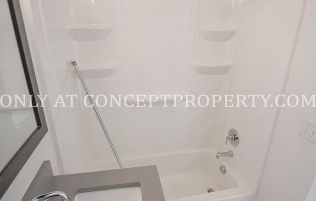 1 bed, 1 bath, 570 sqft, $1,349, Unit 27