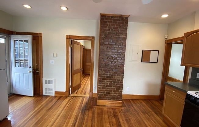 16 Crescent Ave