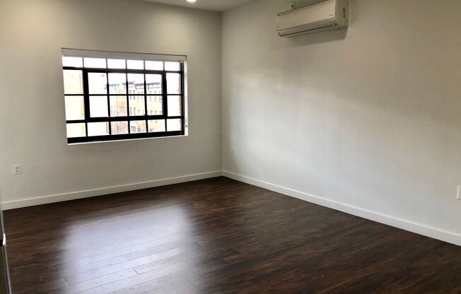 2 beds, 2 baths, 895 sqft, $2,073, Unit 406