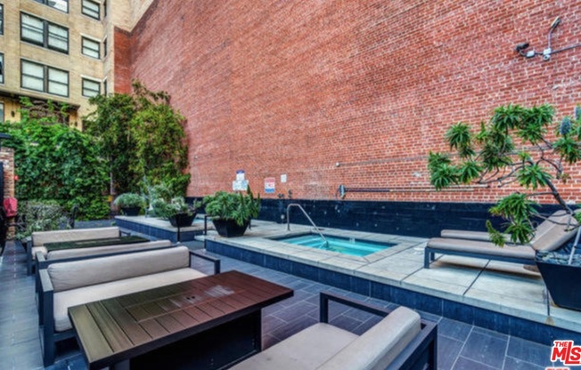 Studio, 1 bath, 460 sqft, $1,800, Unit 206