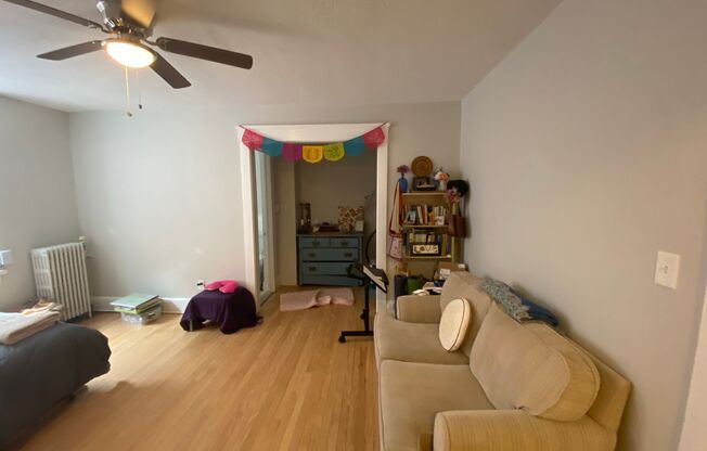 Studio, 1 bath, 325 sqft, $1,395, Unit Unit 205