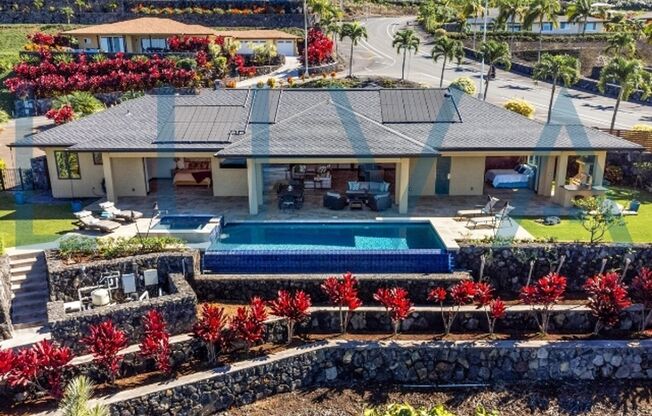 4 bedroom 3.5 bathroom home with pool