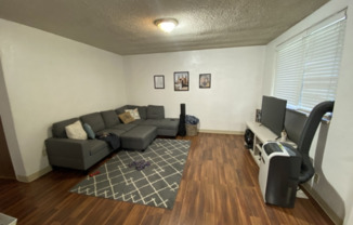 2 beds, 1 bath, 800 sqft, $1,050, Unit #35